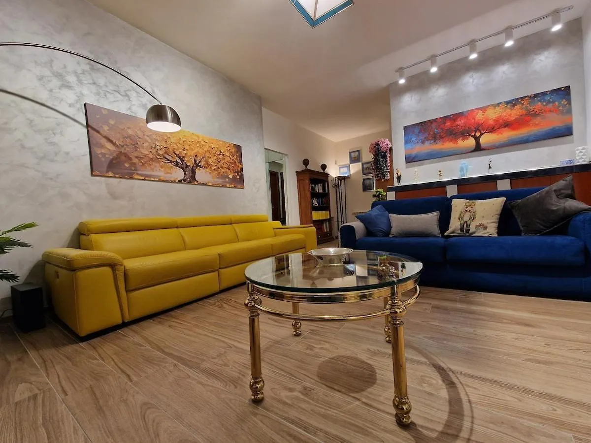 Roots Of Rome Apartment 0*,
