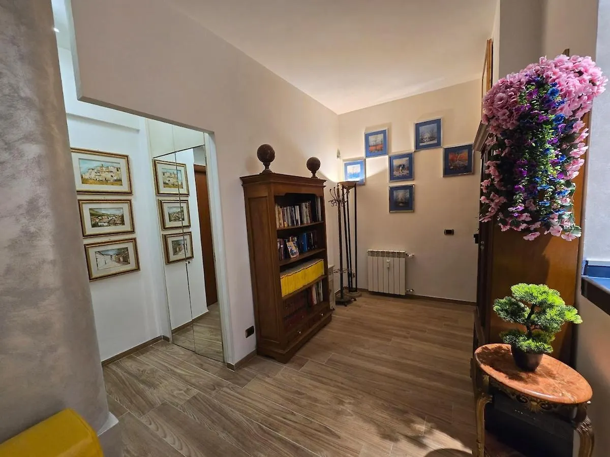 Roots Of Rome Apartment 0*,