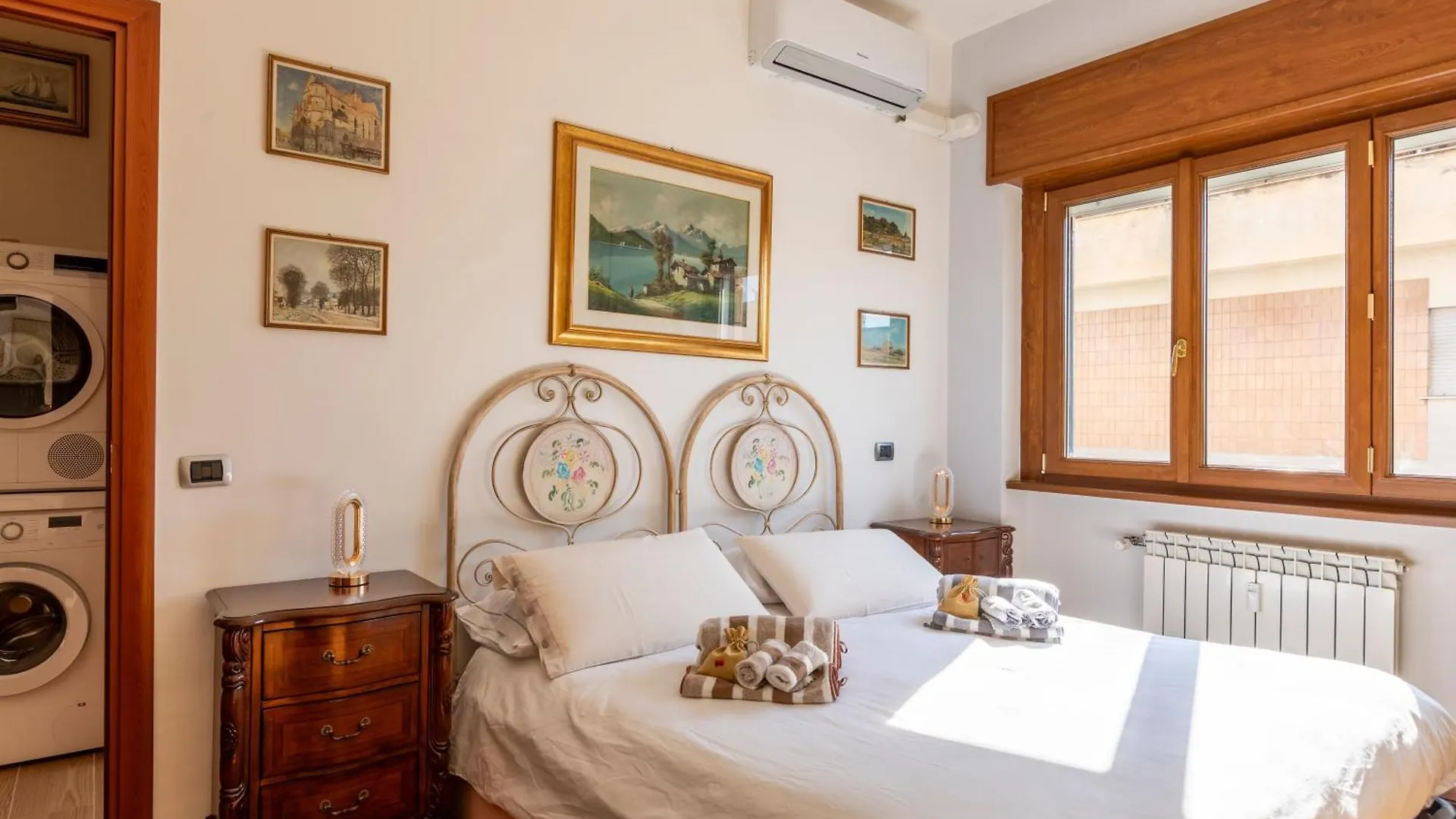 Roots Of Rome Apartment
