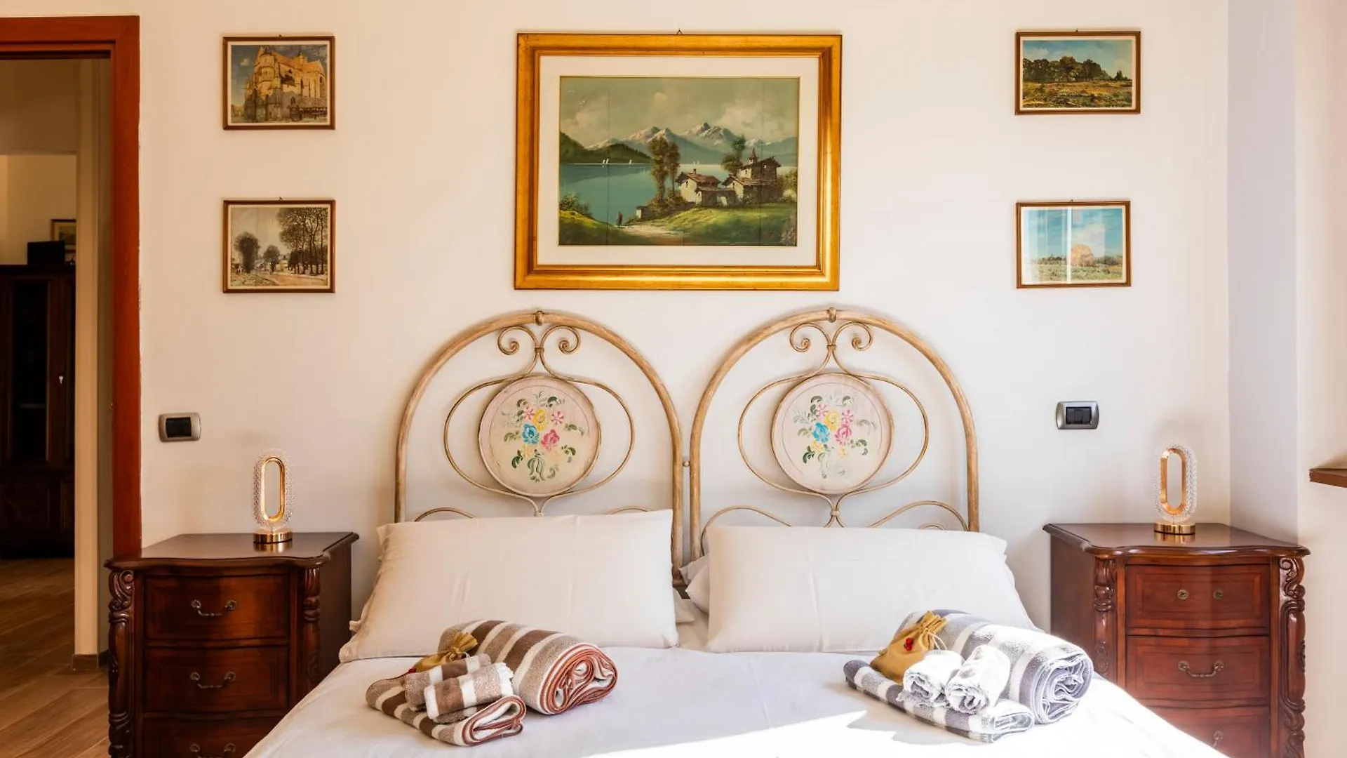 Roots Of Rome Apartment 0*,  Italy