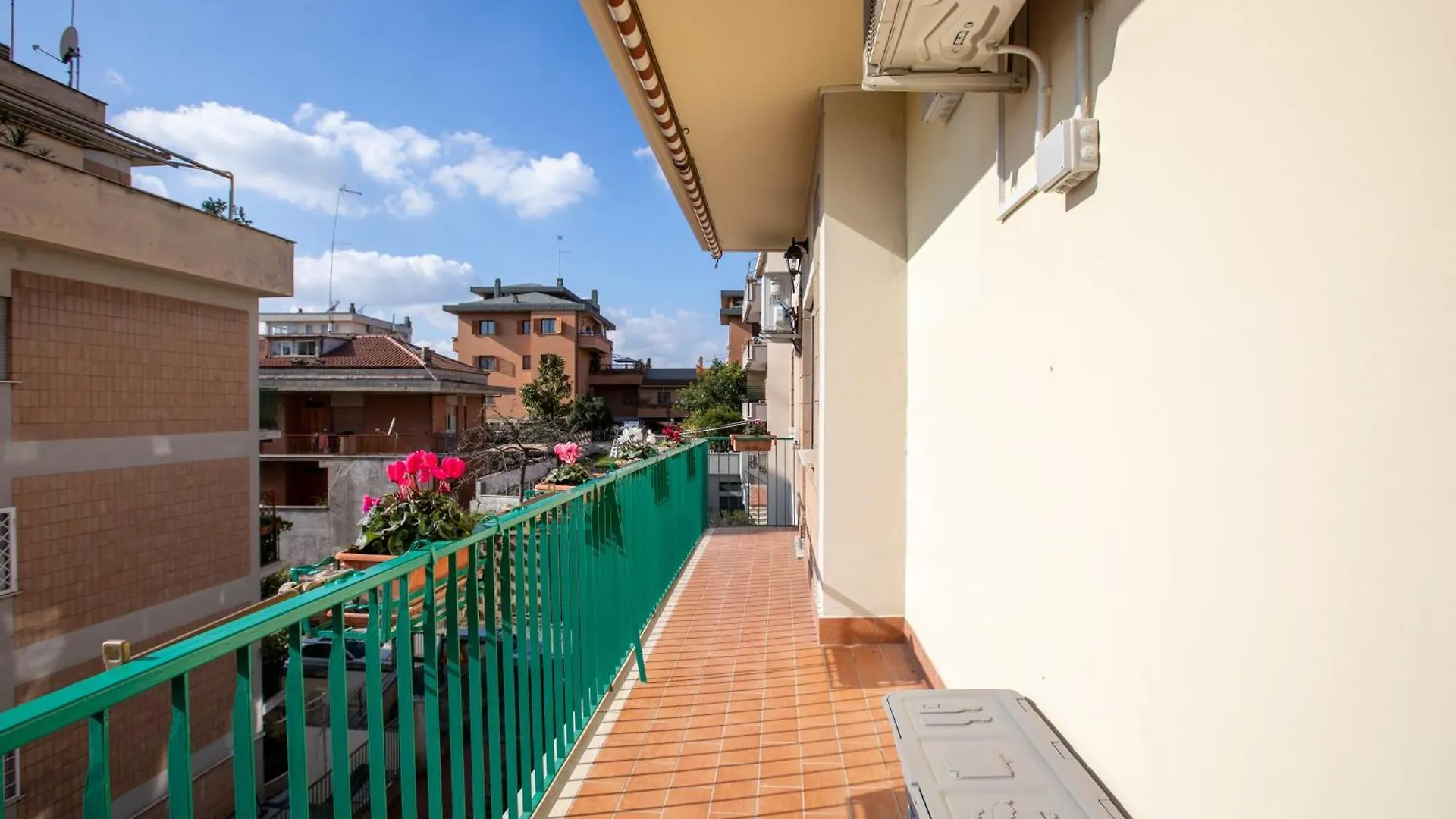 Roots Of Rome Apartment 0*,