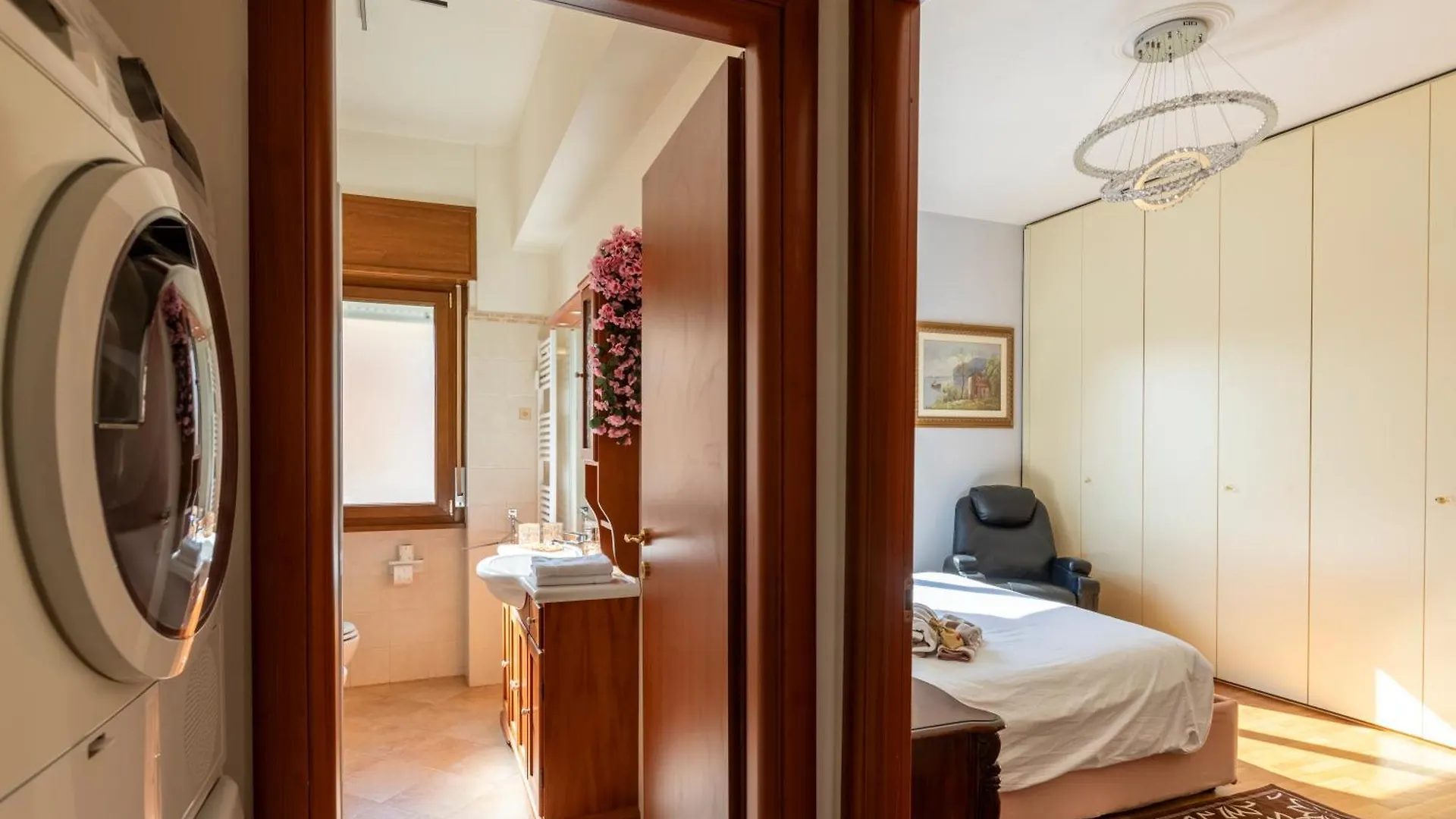 Roots Of Rome Apartment